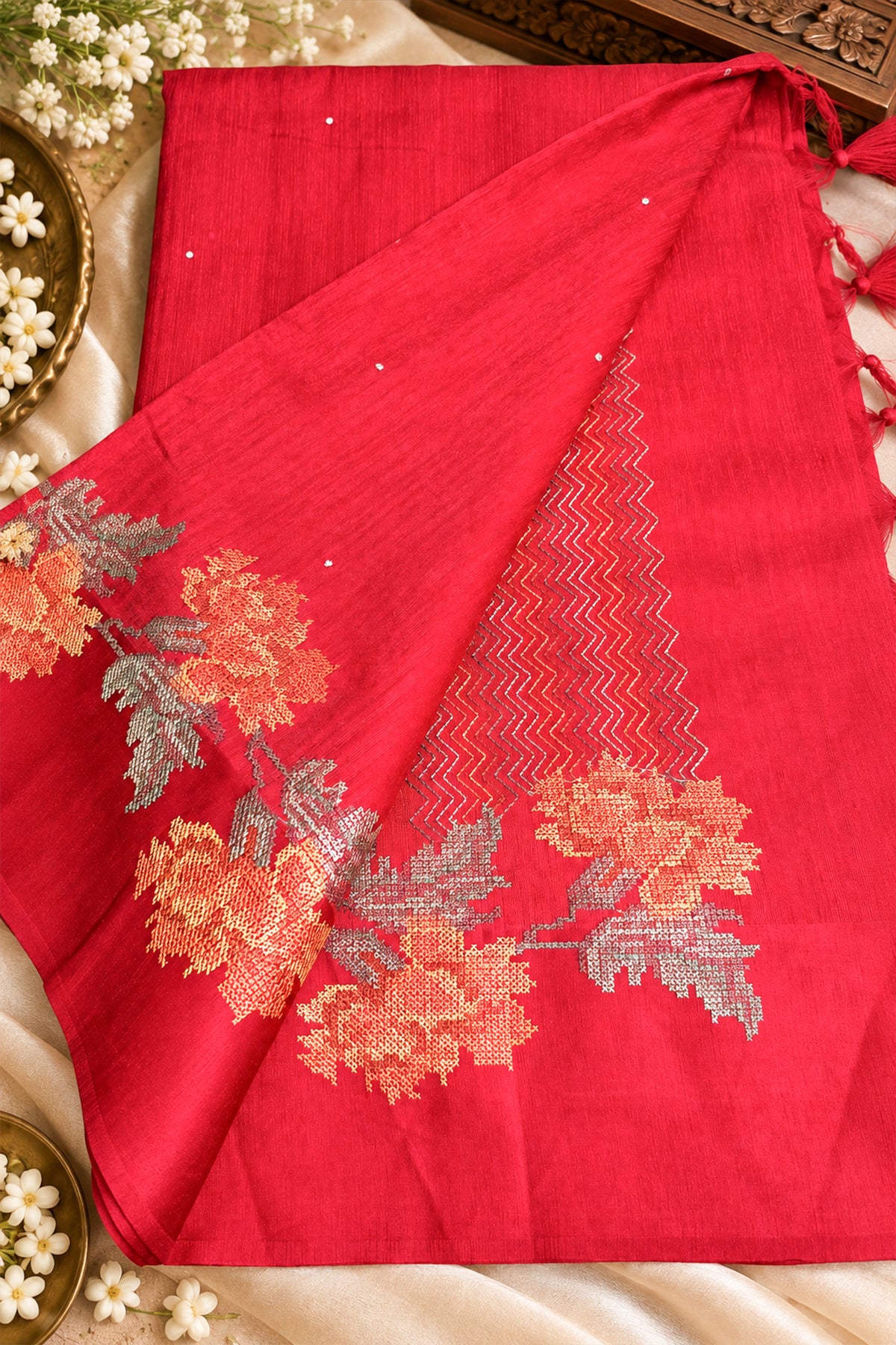 Red Jute Matka Cross-Stitch Floral Saree - SS109