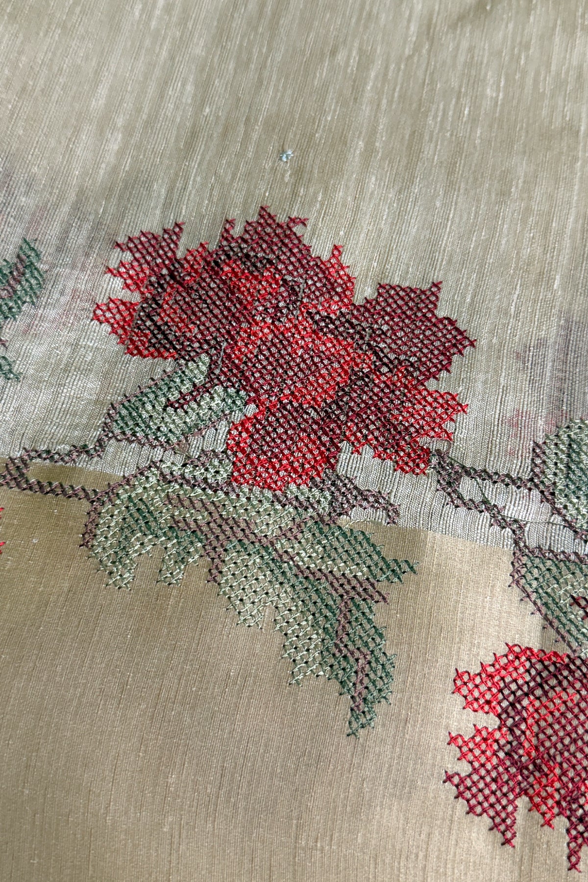 Ivory Jute Matka Pink Floral Cross-Stitch Saree - SS110