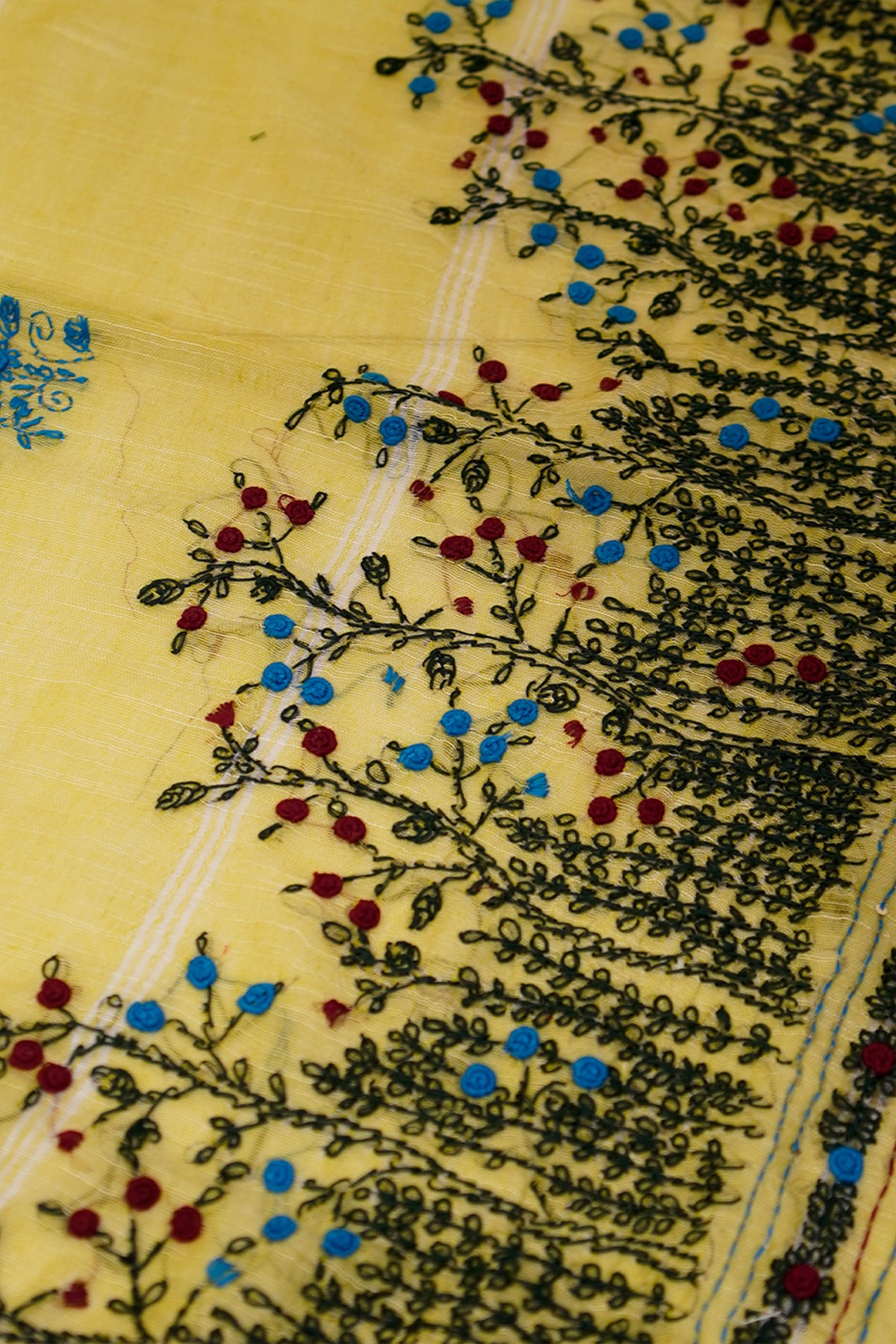 Phool Saaz Cotton Linen Handwork Saree - SS049