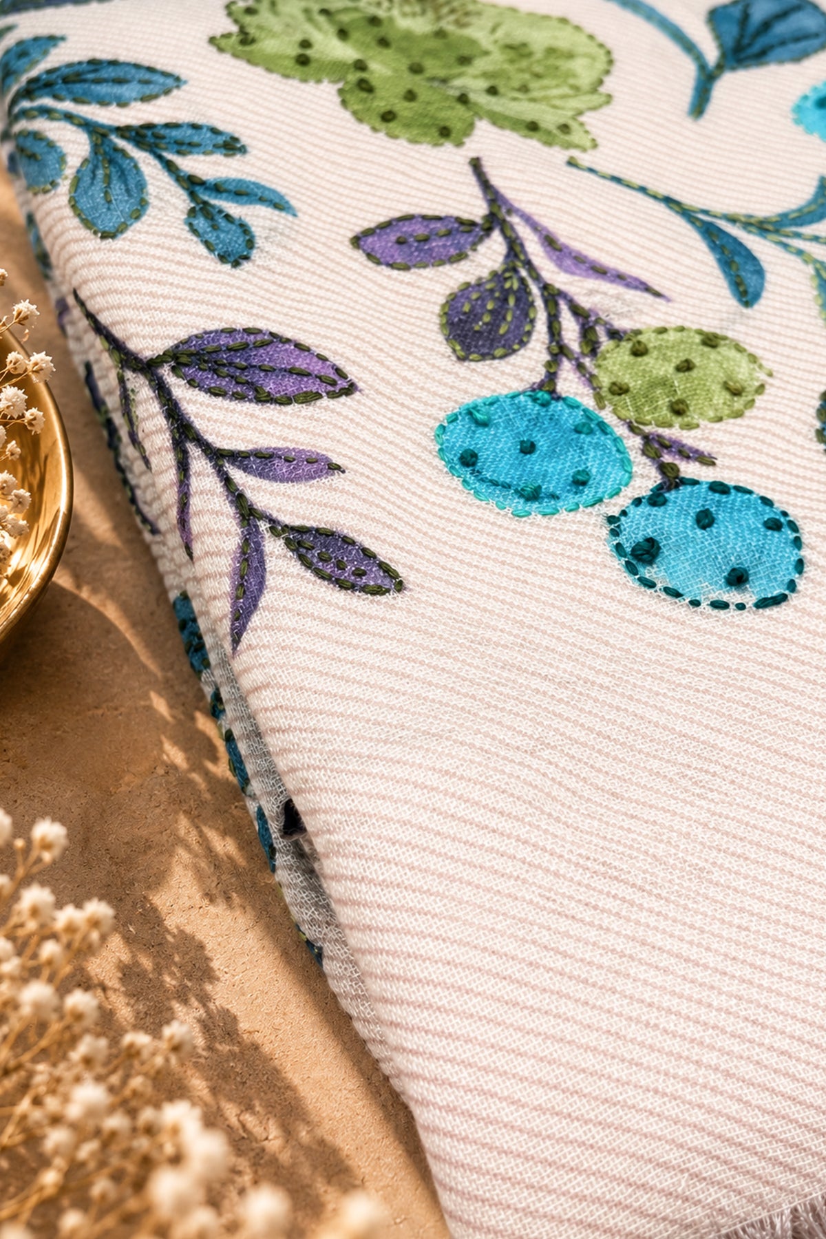 Meadow Bloom Floral Threadwork Linen Saree with Brush-Painted Details - SS114