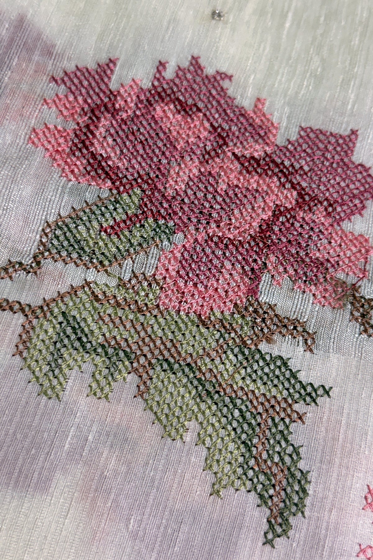White Jute Matka Pink Floral Cross-Stitch Saree - SS112