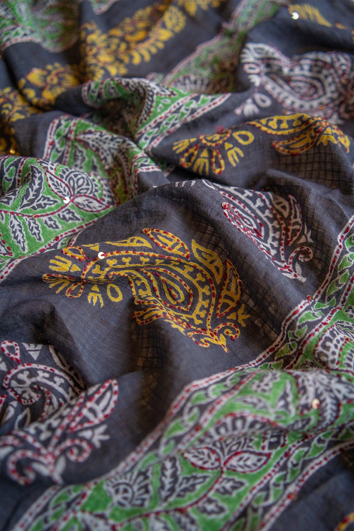 Noir Kalam Handcrafted Mul Cotton Saree
