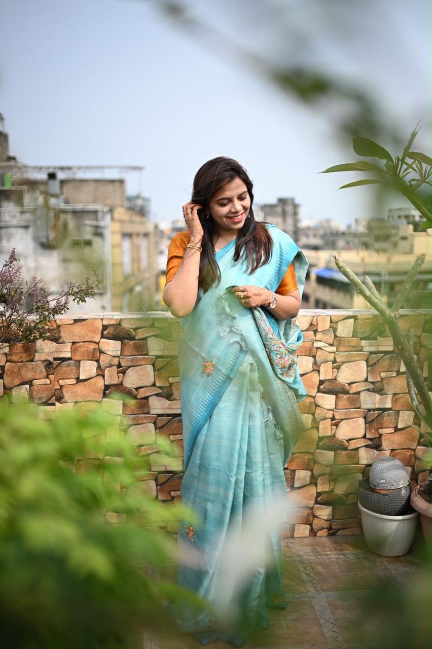 Blue Matka Tussar Saree With French Knot Emboidery