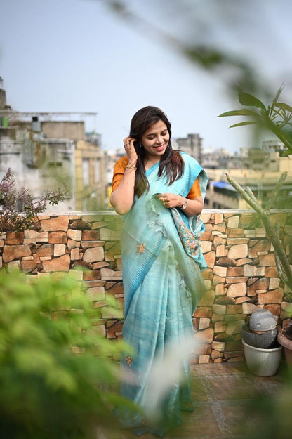 Blue Matka Tussar Saree With French Knot Emboidery